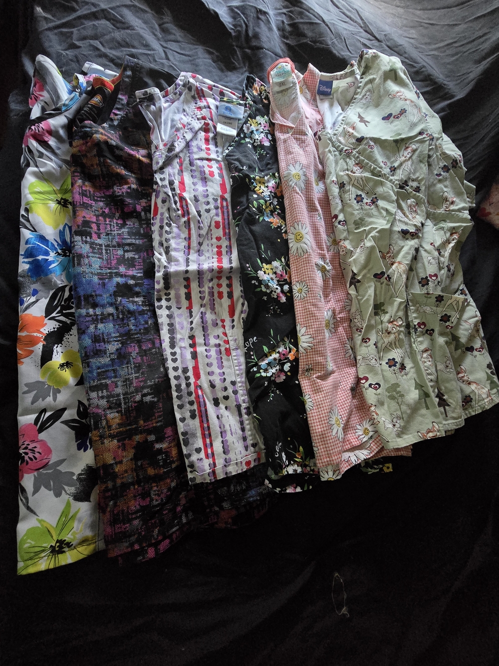 Lot Of Women's Scrub Tops. Floral & Patterned.  2xl